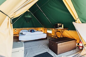 White s Landing Catalina Camp