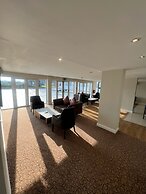 Riverside Hotel