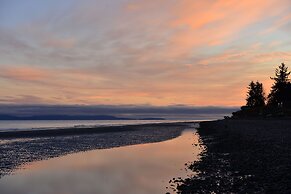 Qualicum Beach Ocean Suites