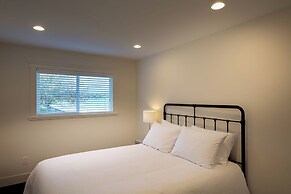 Qualicum Beach Ocean Suites
