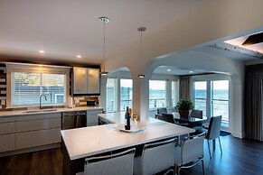 Qualicum Beach Ocean Suites