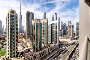 Luxe 3BR with Burj Khalifa view