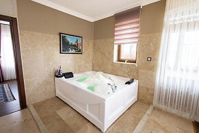 Yellow Stone Suites