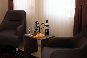 Yellow Stone Suites