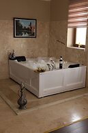 Yellow Stone Suites