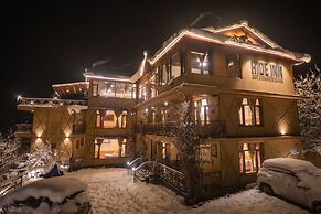 Ride Inn Cafe and Resort