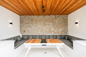 Luxury Balinese Private Pool Villa-KBR12