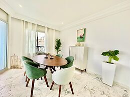 The Lake View Spacious With Amazing Terrace