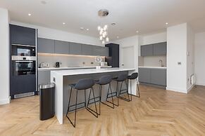 Fabulous City Flat With Views