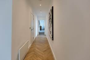 Fabulous City Flat With Views