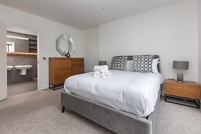 Fabulous City Flat With Views