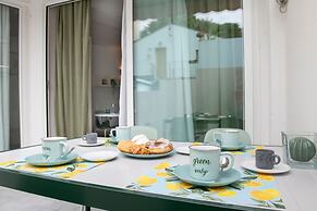 Onda in Cattolica With 2 Bedrooms and 2 Bathrooms