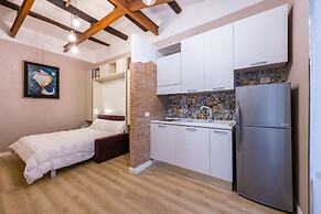 Toledo Warm Renovated Studio