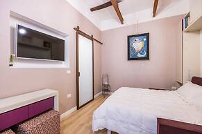 Toledo Warm Renovated Studio