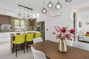 Sunny Drops Villa White by Estia