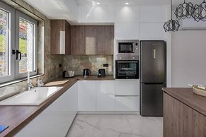 Sunny Drops Villa White by Estia