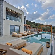 Sunny Drops Blue Villa by Estia