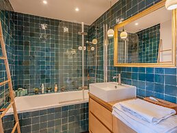 Eiffel Tower Design Residence