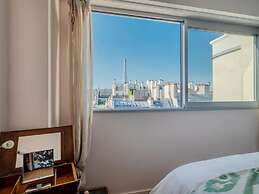 Eiffel Tower Design Residence