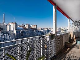 Eiffel Tower Design Residence