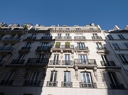 Eiffel Tower Design Residence