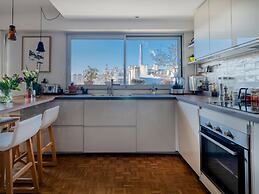 Eiffel Tower Design Residence