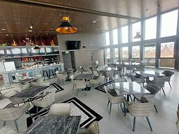 Eno Front One Hotel Semarang