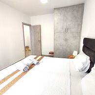 Modern Mykonos 2 Bd Aqua w shared Pool