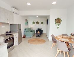 Modern Mykonos 2 Bd Aqua w shared Pool