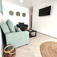 Modern Mykonos 2 Bd Aqua w shared Pool