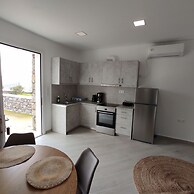 Modern Mykonos 2 Bd Aqua w shared Pool