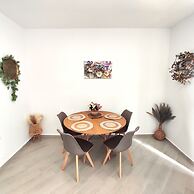 Modern Mykonos 2 Bd Aqua w shared Pool