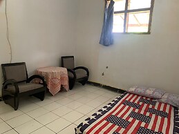 OYO Life 93841 Panorama Dewi