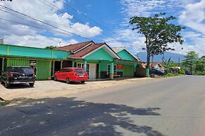 OYO 93814 Amanda Homestay
