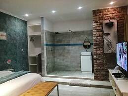 The Hilltop Guesthouse