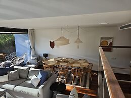 Tr ia Beach House With Pool