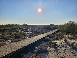Tr ia Beach House With Pool