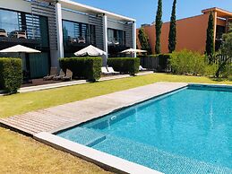 Tr ia Beach Pool Golf Villa