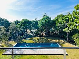 Tr ia Beach Pool Golf Villa