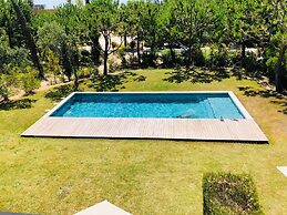 Tr ia Beach Pool Golf Villa