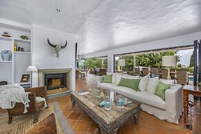 Seaview Countryside Charm Villa Almancil