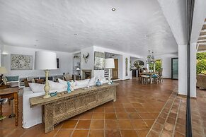 Seaview Countryside Charm Villa Almancil