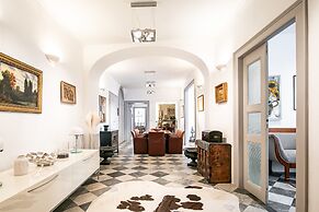 Secret Garden by DuHomes