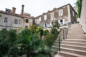 Secret Garden by DuHomes