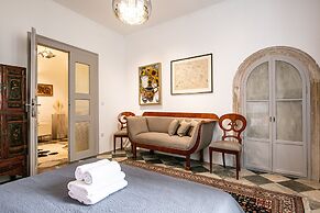 Secret Garden by DuHomes