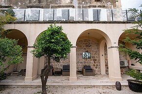 Secret Garden by DuHomes