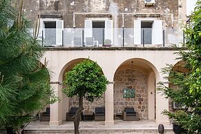 Secret Garden by DuHomes