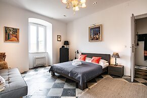 Secret Garden by DuHomes