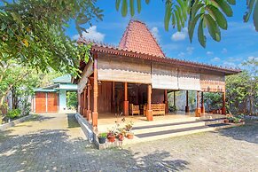 Capital O 93842 Jowo Segoro ResortNearPantai Sepanjang