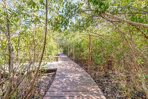 Jungle Studios on Beach Road with Pool